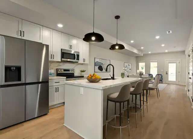 Property at 275 Persimmon Rd, Raymore, MO, 64083, 2 beds, 1.5 baths, [object Object]