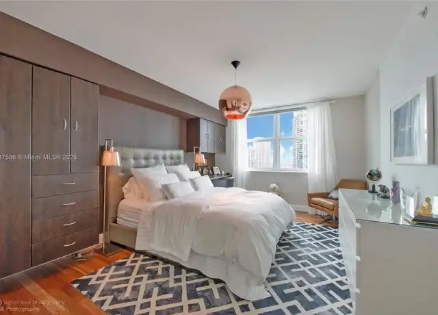 Property at 31 SE 5th St #2903, Miami, FL, 33131, 1 bed, 1 bath, [object Object]
