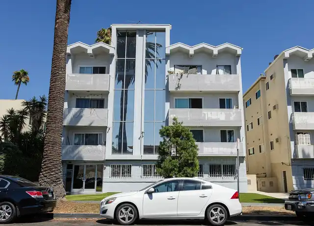 Property at 1 & 2 Bedroom Apartment in KoreaTown, Los Angeles with Balcony - 410 S Manhattan Pl, Los Angeles, CA, 90020, 1 bed, 1 bath, [object Object]