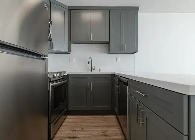 Photo of 410 S Manhattan Pl, Los Angeles, CA 90020