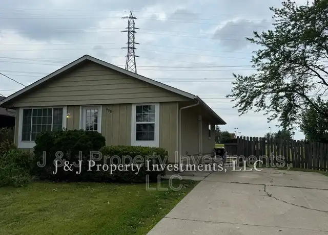 Property at 408 E Clarendon Dr, Round Lake Beach, IL, 60073, 3 beds, 1 bath, [object Object]