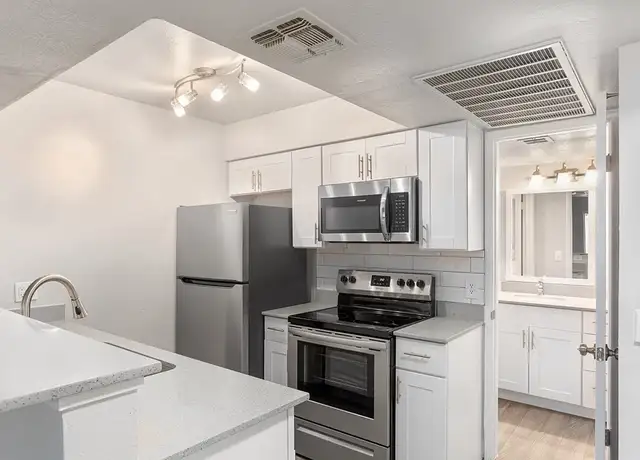 Photo of 6131 W Thomas Rd, Phoenix, AZ 85033