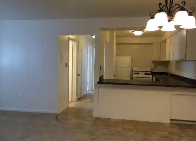 Property at 100 Drew Ln, Waukegan, IL, 60085, 2 beds, 1 bath, [object Object]