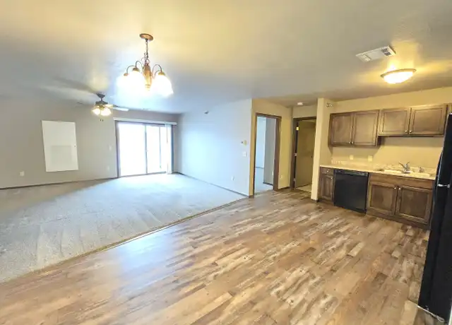 Property at 1801 S Bahnson Ave Unit 202, Sioux Falls, SD, 57103, 1 bed, 1 bath, [object Object]