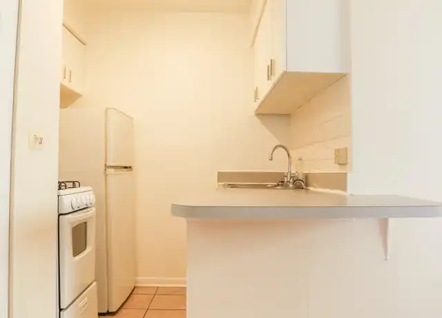 Property at 606 W Cornelia Ave, Chicago, IL, 60657, 0 beds, 1 bath, [object Object]