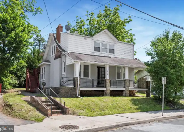Property at 236 E Butler Ave Unit 2ND FLOOR, Ambler, PA, 19002, 2 beds, 1 bath, [object Object]