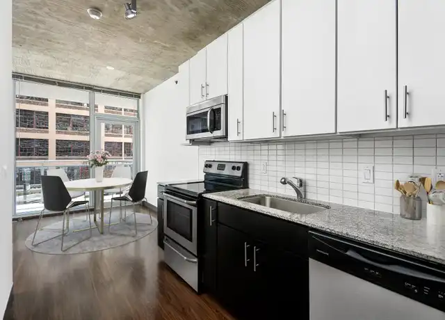 Property at 569 W Jackson Blvd Unit 1001, Chicago, IL, 60661, 1 bed, 1 bath, [object Object]