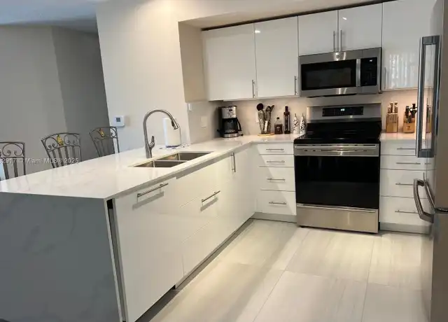 Property at 19901 E Country Club Dr #2202, Miami, FL, 33180, 3 beds, 2 baths, [object Object]