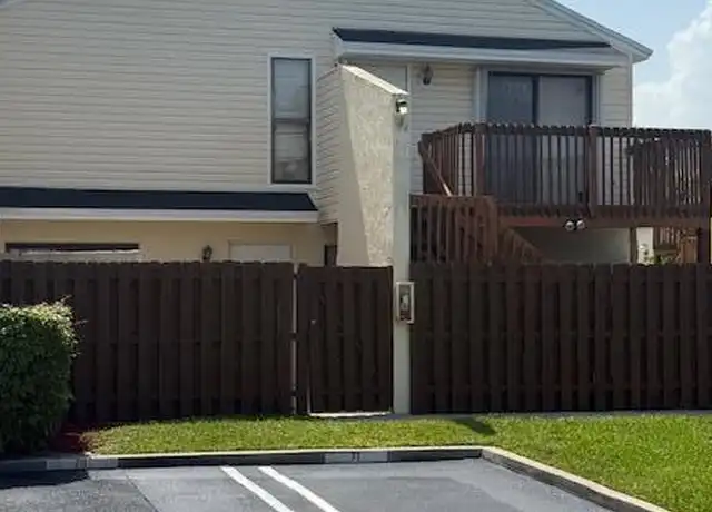 Property at 641 Executive Center Dr Unit P104, West Palm Beach, FL, 33401, 1 bed, 1 bath, [object Object]