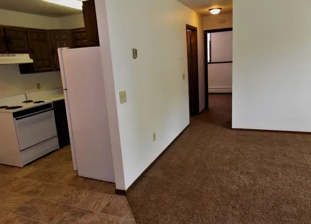 Property at 315 E Main St Unit 2, Cyrus, MN, 56323, 1 bed, 1 bath, [object Object]