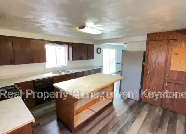 Property at 705 E 18th Ave Unit 1, Munhall, PA, 15120, 2 beds, 1 bath, [object Object]