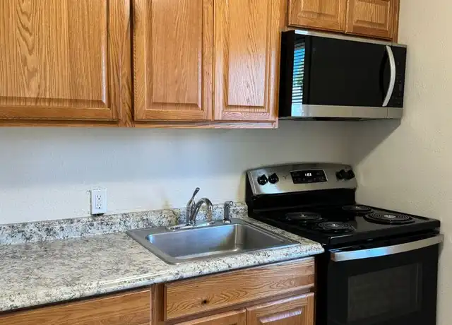 Property at 6924 N Amherst St, Portland, OR, 97203, 1 bed, 1 bath, [object Object]