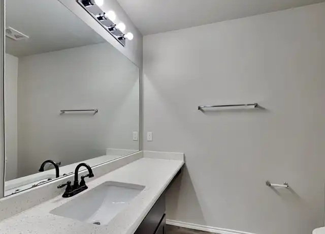 Property at 11525 NW 97th St, Yukon, OK, 73099, 3 beds, 2 baths, [object Object]