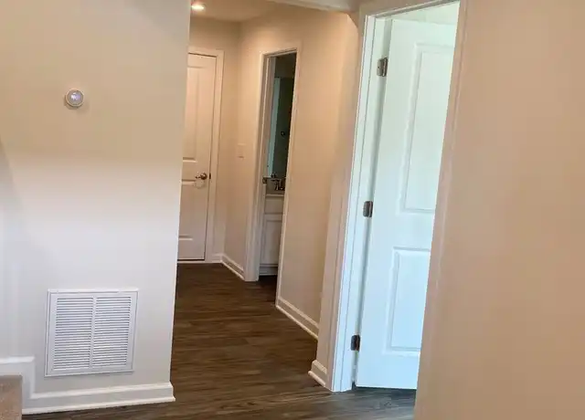 Property at 4507 Valley Walk Dr, Charlotte, NC, 28216, 1 bed, 1 bath, [object Object]