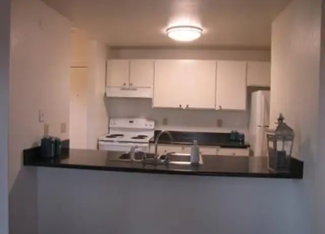 Property at 2300 E Barnett Rd Unit 6, Medford, OR, 97504, 2 beds, 1 bath, [object Object]
