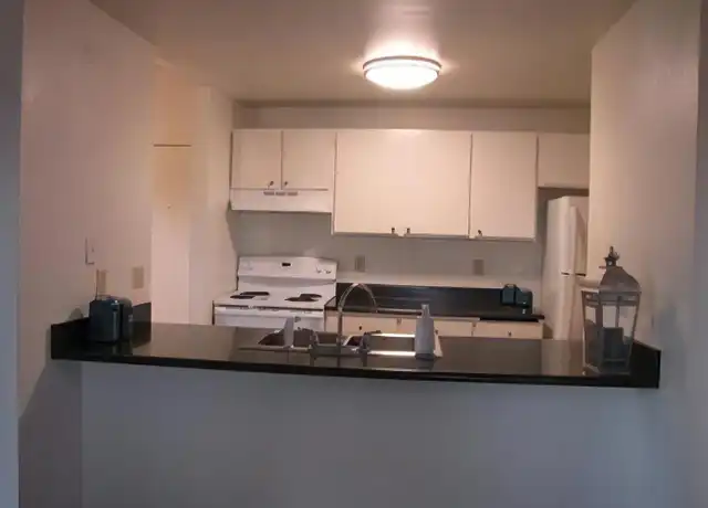 Property at 2300 E Barnett Rd Unit 6, Medford, OR, 97504, 2 beds, 1 bath, [object Object]