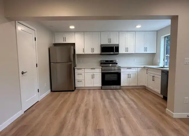 Property at 715 Nob Hill Ave N Unit 10, Seattle, WA, 98109, 1 bed, 1 bath, [object Object]