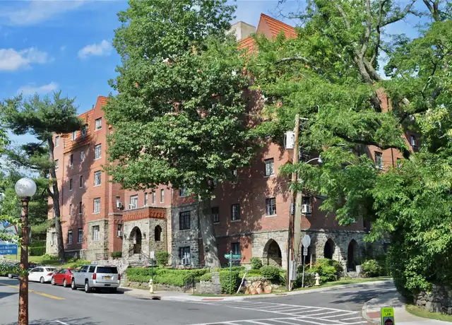 Property at 22 Sagamore Rd Unit 1D, Bronxville, NY, 10708, 3 beds, 2 baths, [object Object]