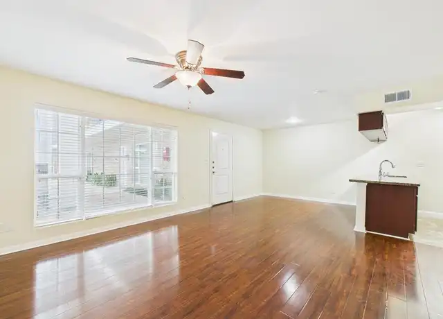 Property at 5333 Richmond Ave #13, Houston, TX, 77056, 1 bed, 1 bath, [object Object]