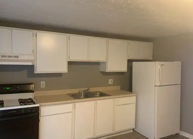 Property at 1585 Smith Rd Unit D, Columbus, OH, 43207, 2 beds, 1 bath, [object Object]