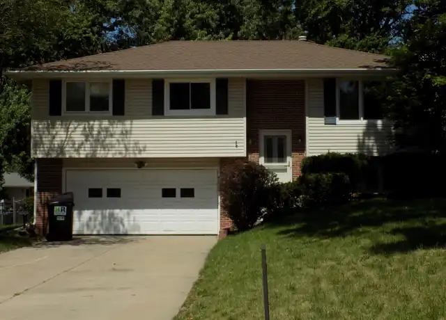 Property at 6012 Fleetwood Dr, Lincoln, NE, 68516, 3 beds, 2.5 baths, [object Object]