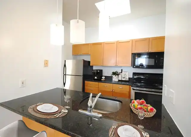 Property at Landesman - 330 N Euclid Ave, St. Louis, MO, 63108, 2 beds, 1 bath, [object Object]