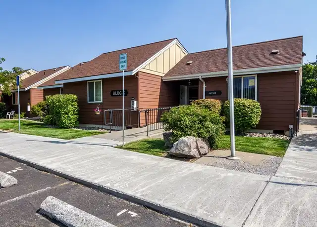 Property at 2212 Cove Ave, La Grande, OR, 97850, 2 beds, 1 bath, [object Object]