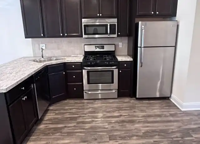 Property at 28 5th Ave, Bay Shore, NY, 11706, 2 beds, 2 baths, [object Object]