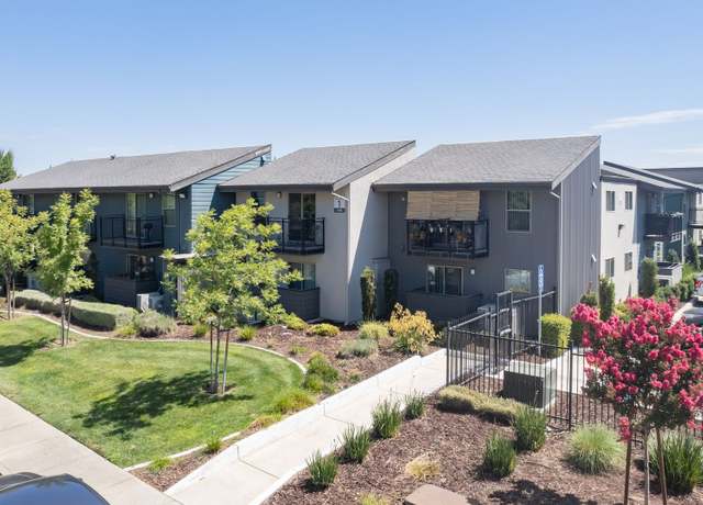 Photo of 1720 S Hutchins St, Lodi, CA 95240