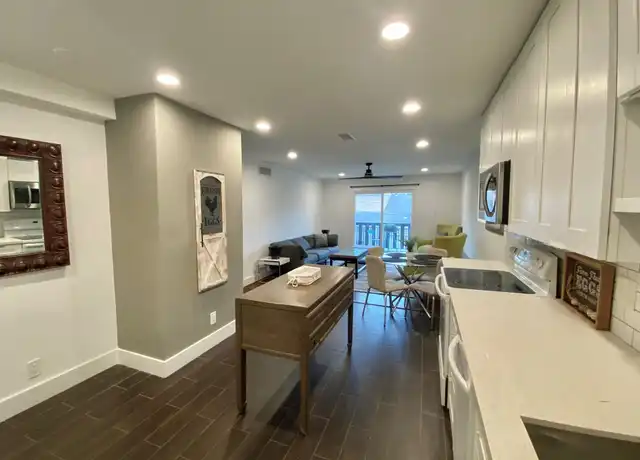 Property at 3517 Audubon Pl Unit D7, Houston, TX, 77006, 2 beds, 1 bath, [object Object]