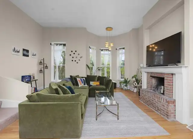 Property at 2050 N Bissell St, Chicago, IL, 60614, 2 beds, 1 bath, [object Object]