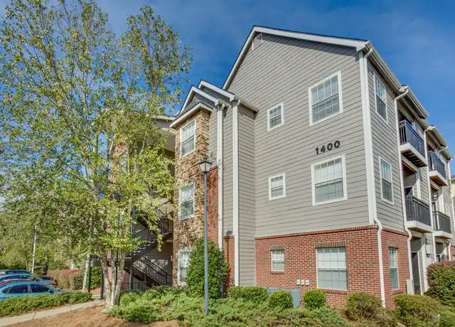 Property at Crowne At Grandview - 3550 Grandview Pkwy, Birmingham, AL, 35243, 1 bed, 1 bath, [object Object]