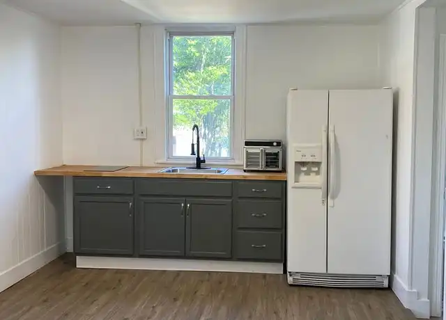 Property at 882 Quinnipiac Ave Unit 2, New Haven, CT, 06513, 2 beds, 1 bath, [object Object]