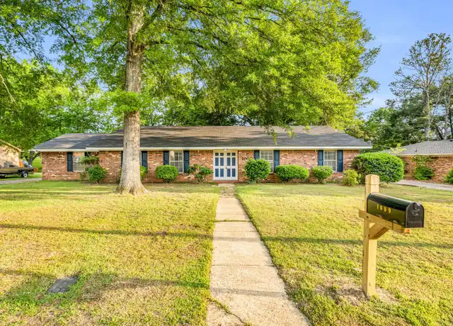 Property at 1009 Monroe St, Tupelo, MS, 38801, 4 beds, 2.5 baths, [object Object]