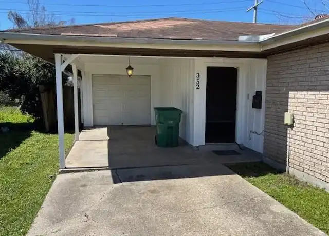 Property at 352 Firethorn Dr, Gretna, LA, 70056, 3 beds, 2 baths, [object Object]
