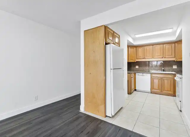 Property at 510 Lake Shore Dr #2, West Palm Beach, FL, 33403, 2 beds, 1 bath, [object Object]