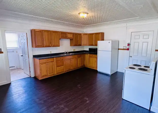 Property at 543 Main St Unit 1, Old Town, ME, 04468, 3 beds, 1 bath, [object Object]