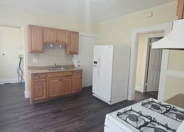 Property at 273 Brooks St, Bridgeport, CT, 06608, 3 beds, 1 bath, [object Object]