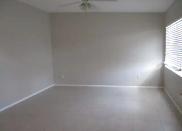 Property at 1012 N Pebble Beach Blvd, Sun City Center, FL, 33573, 1 bed, 1 bath, [object Object]