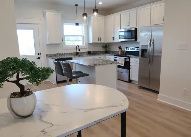 Property at 41 W High St Unit 3, Clarksville, TN, 37040, 3 beds, 3 baths, [object Object]