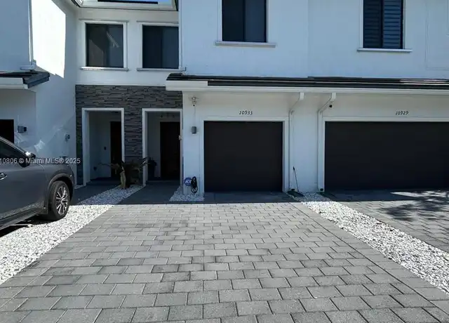 Property at 10933 SW 235th Ln Unit 10933, Homestead, FL, 33032, 3 beds, 2.5 baths, [object Object]