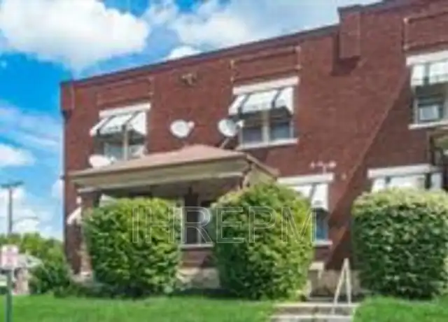 Property at 824 Studer Ave, Columbus, OH, 43206, 2 beds, 1 bath, [object Object]