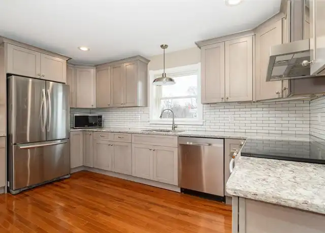 Property at 204 Mill St Unit 2nd floor, Poughkeepsie, NY, 12601, 3 beds, 1 bath, [object Object]