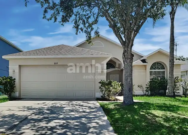 Property at 809 15th St NE, Ruskin, FL, 33570, 3 beds, 2 baths, [object Object]