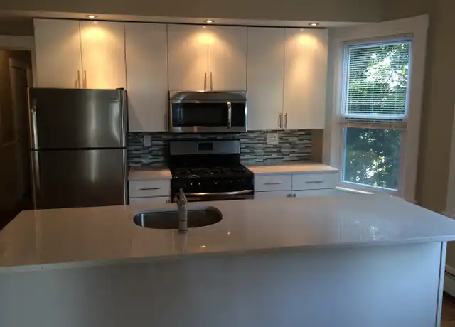 Property at 624 Smith St, Providence, RI, 02908, 3 beds, 1 bath, [object Object]