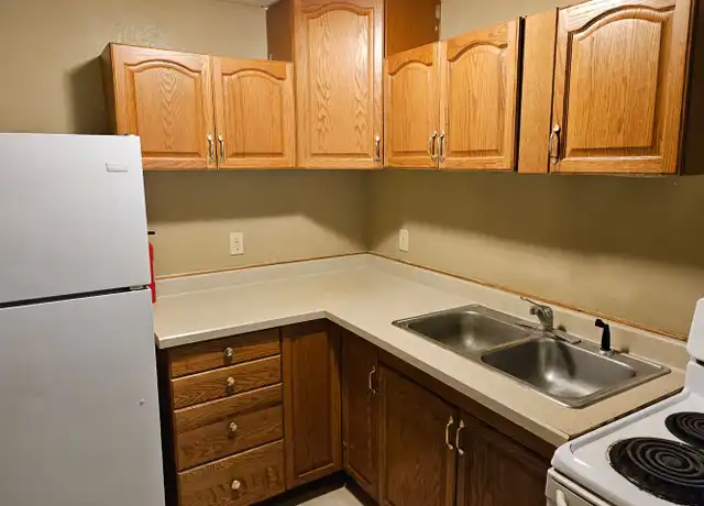 Property at 605 Main St S Apt 2, Austin, MN, 55912, 1 bed, 1 bath, [object Object]
