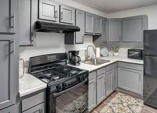 Property at Briarcliff Plaza - 1366 Briarcliff Rd, Reynoldsburg, OH, 43068, 2 beds, 1 bath, [object Object]
