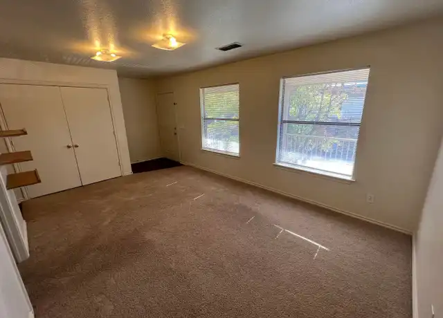 Property at 932 Fannin St Unit 4, Denton, TX, 76201, 1 bed, 1 bath, [object Object]