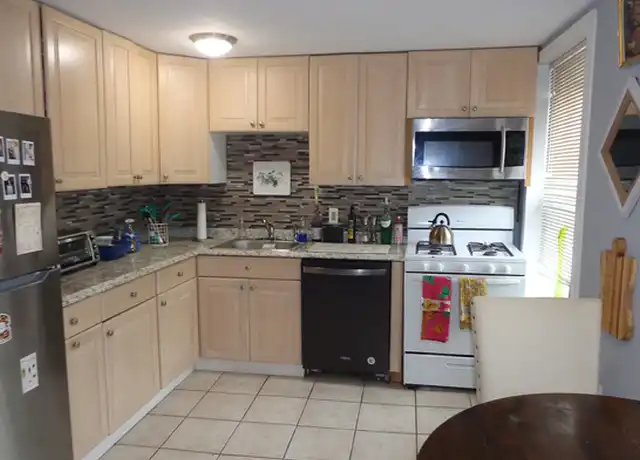 Property at 133 Green Ln Apt 3, Philadelphia, PA, 19127, 1 bed, 1 bath, [object Object]