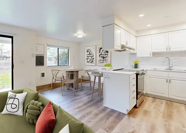Photo of 9301 SW Sagert St, Tualatin, OR 97062